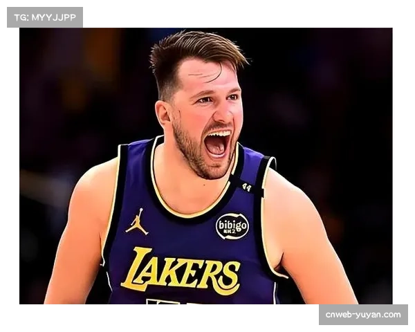 东契奇蝉联得分王 场均33.5分7.7篮板8.3助攻